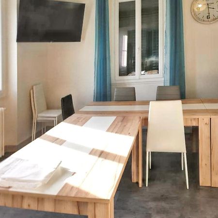 Maison Spacieuse A Montsalvy Avec Grand Jardin Et Terrasse Exterior foto